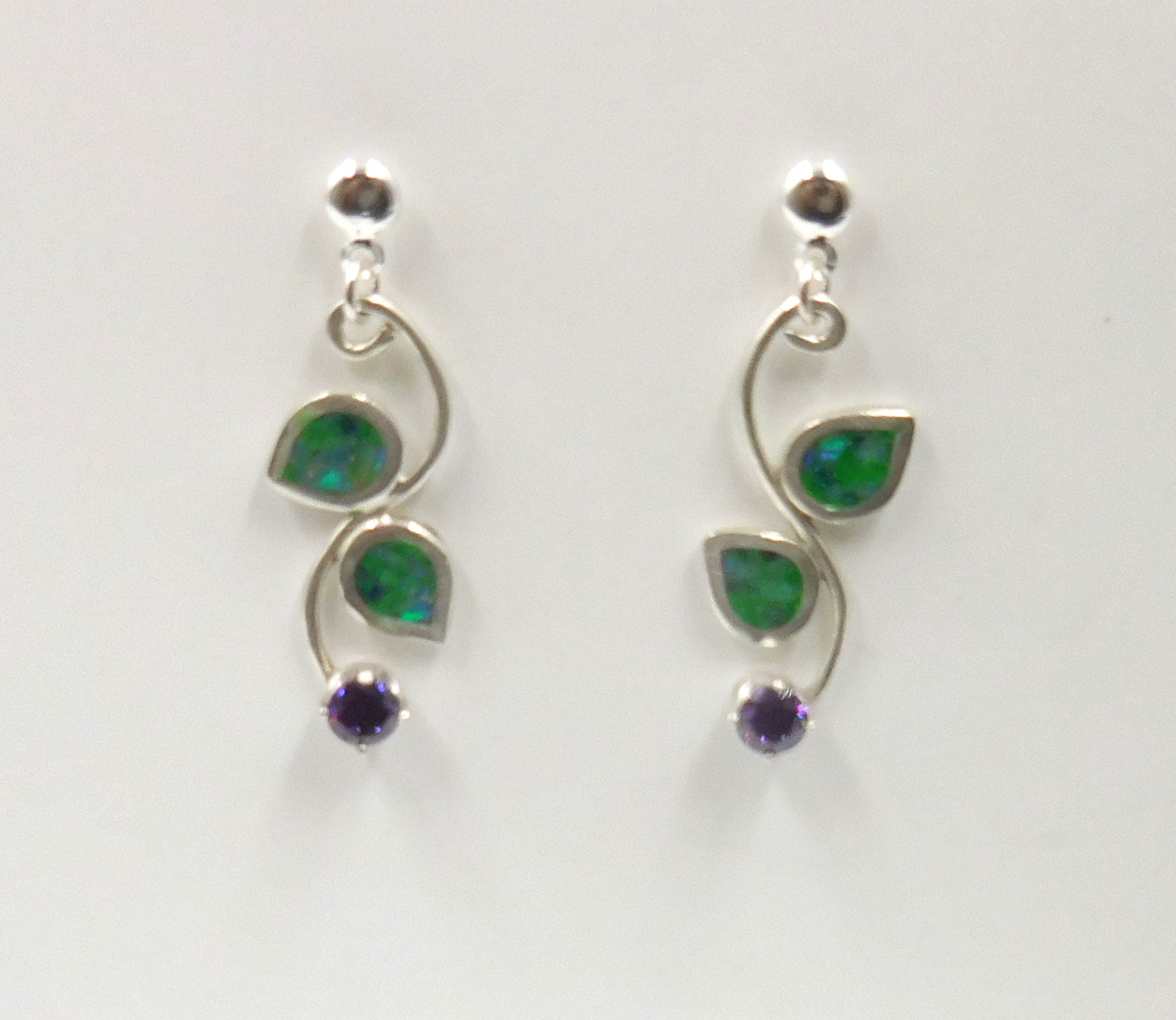 Click to view detail for DKC-2062 Earrings Leaves with Purple CZ Opal Inlay $96